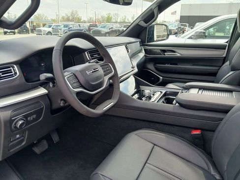 New 2026 Jeep Grand Wagoneer Limited AWD/4WD image 12