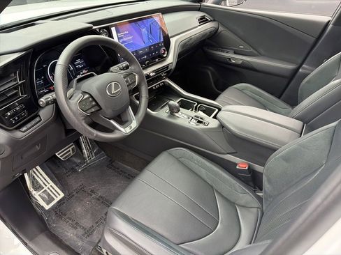 Used 2024 Lexus TX 500h AWD w/ Technology Package image 12
