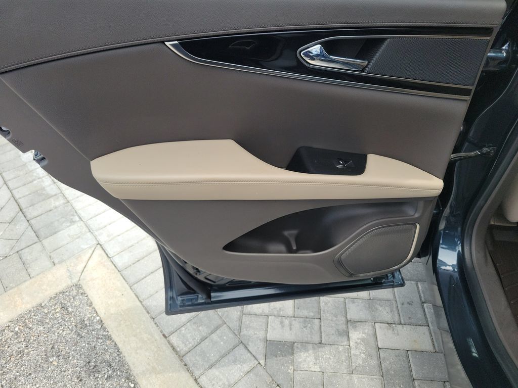 Used 2022 Lincoln Nautilus Reserve FWD image 22
