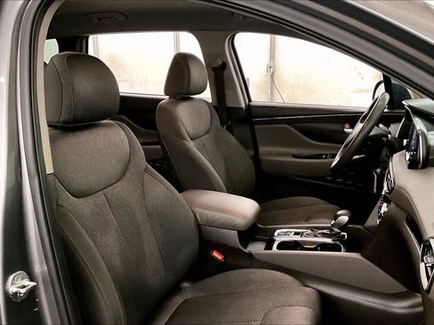 Used 2019 Hyundai Santa Fe SE image 7