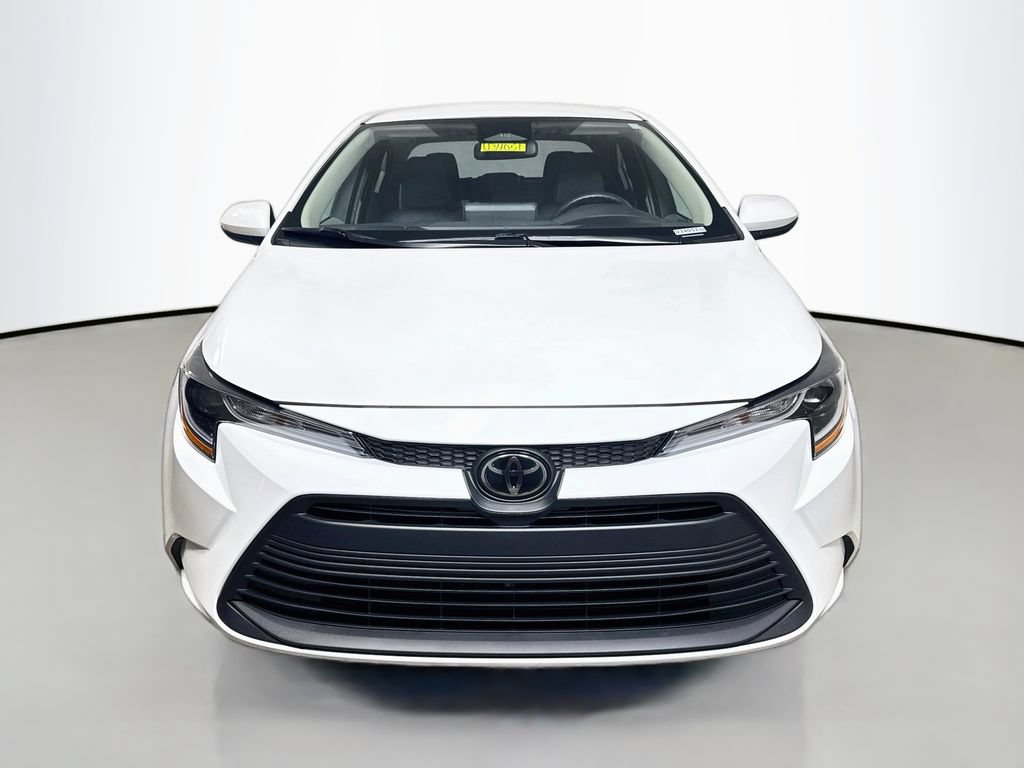 Used 2025 Toyota Corolla LE FWD image 2
