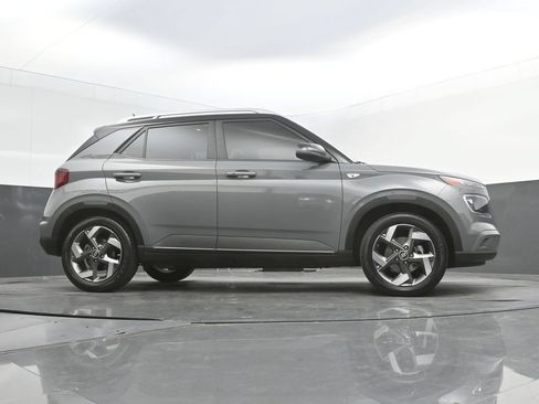 Used 2023 Hyundai Venue Limited FWD image 35