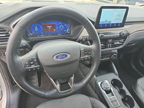 Used 2020 Ford Escape Titanium w/ Titanium Premium Package 2.0 image 16