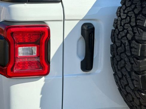 Used 2025 Jeep Wrangler Unlimited Rubicon image 27