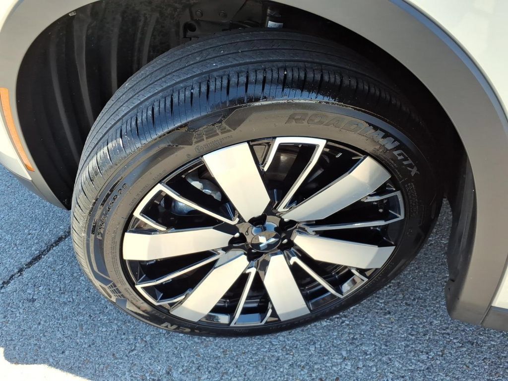 Used 2025 Mitsubishi Outlander SE AWD/4WD image 21