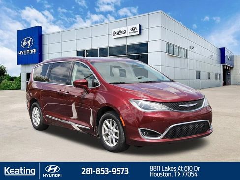 Used 2020 Chrysler Pacifica Touring-L FWD image 3