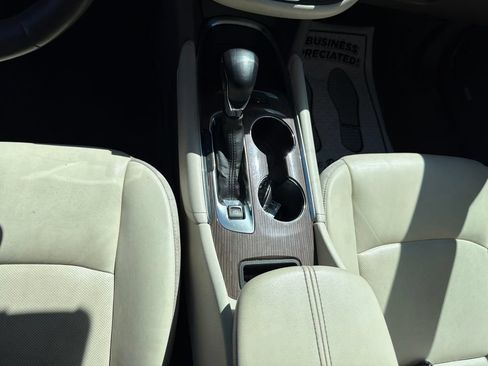 Used 2024 Chevrolet Malibu LT FWD image 19