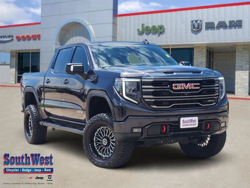 Used 2023 GMC Sierra 1500 AT4 w/ AT4 Preferred Package AWD/4WD image 1