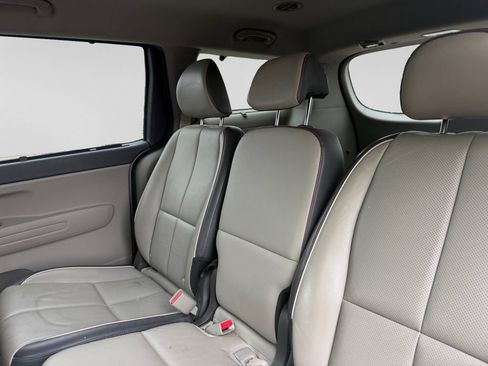 Used 2018 Kia Sedona LX w/ LX Essentials Premium Package FWD image 31