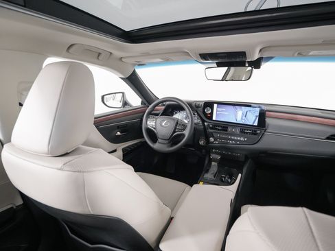 New 2025 Lexus ES 350 w/ Premium Package image 14