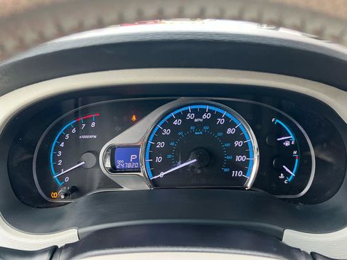 Used 2011 Toyota Sienna XLE w/ Entertainment Pkg FWD image 20