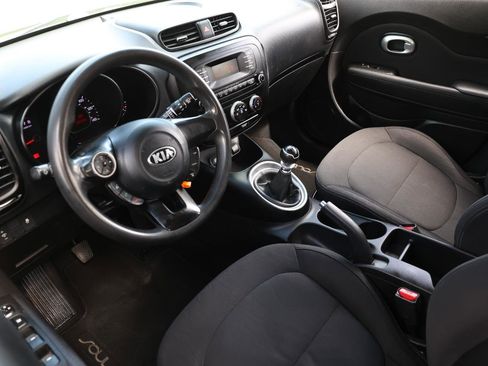Used 2015 Kia Soul image 4