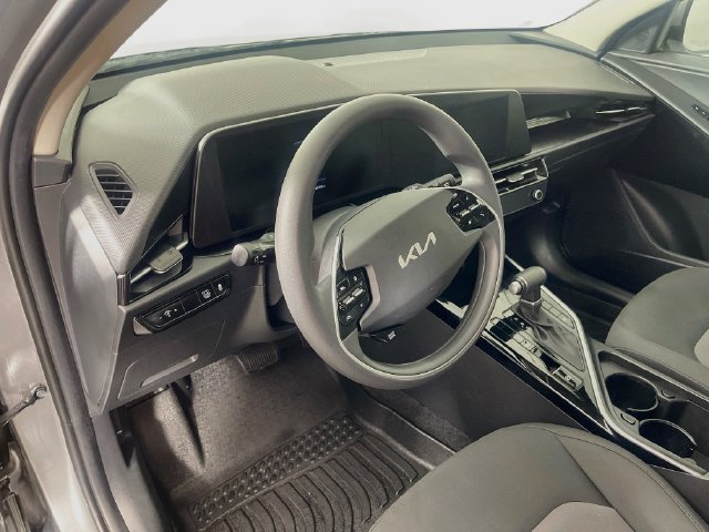 Used 2025 Kia Niro LX FWD image 10