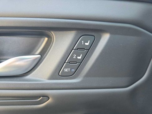 Used 2025 Honda Accord Sport image 32