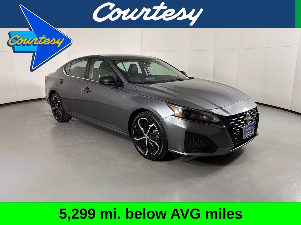 Used 2024 Nissan Altima 2.5 SR FWD image 1