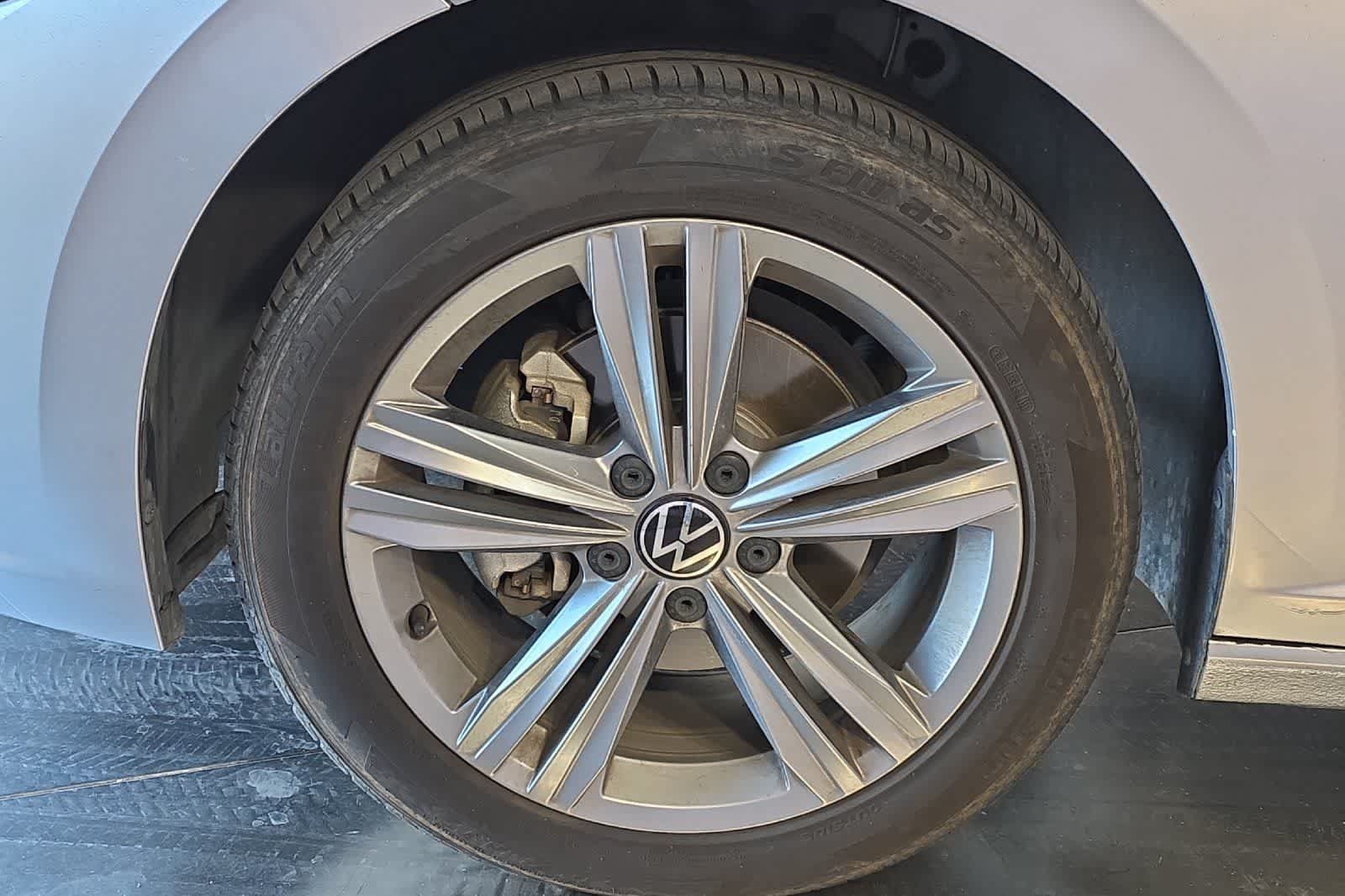 Used 2024 Volkswagen Jetta SE FWD image 12