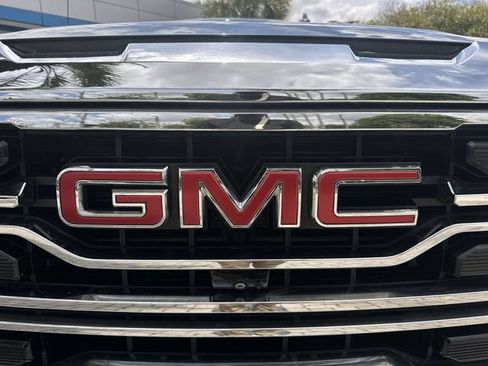 Used 2022 GMC Sierra 1500 SLT w/ SLT Premium Plus Package AWD/4WD image 10