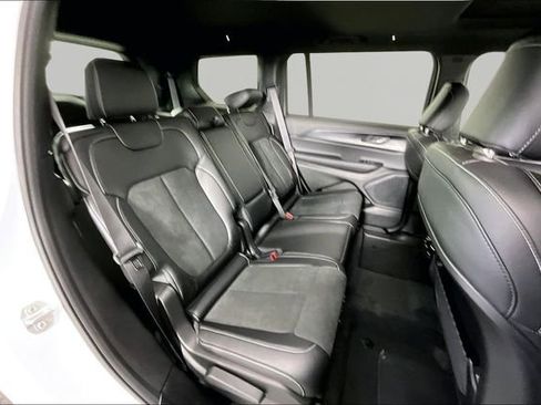 New 2025 Jeep Grand Cherokee L Altitude AWD/4WD image 10
