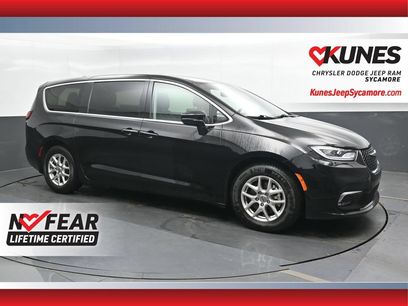 Used 2024 Chrysler Pacifica Touring-L