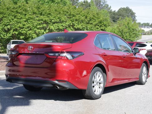 Used 2024 Toyota Camry LE image 5