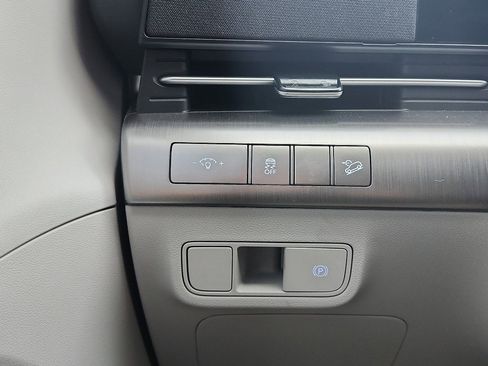 Used 2025 Hyundai Kona SEL image 21