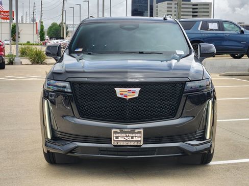 Used 2023 Cadillac Escalade ESV Sport w/ Touring Package RWD image 2