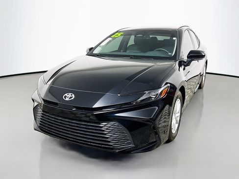 Used 2025 Toyota Camry LE w/ Convenience Package FWD image 10