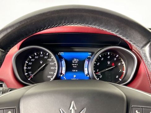 Used 2017 Maserati Levante w/ Luxury Package AWD/4WD image 10