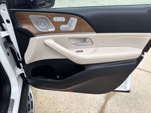 Used 2022 Mercedes-Benz GLS 450 4MATIC image 15
