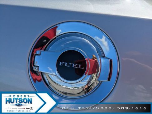 Used 2019 Dodge Challenger SXT image 12