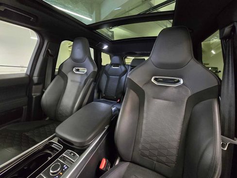 Used 2022 Land Rover Range Rover Sport SVR AWD/4WD image 21
