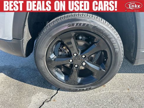 Used 2024 Jeep Grand Cherokee Altitude AWD/4WD image 37