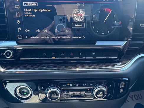 Used 2024 GMC Sierra 1500 SLE image 19