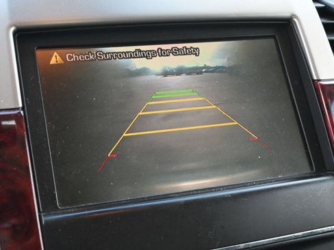 Used 2012 Cadillac Escalade Luxury RWD image 14