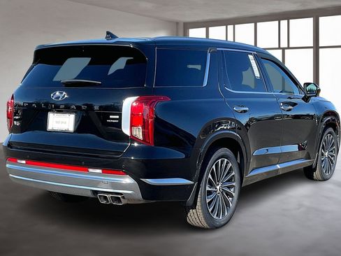 Used 2024 Hyundai Palisade Calligraphy image 6