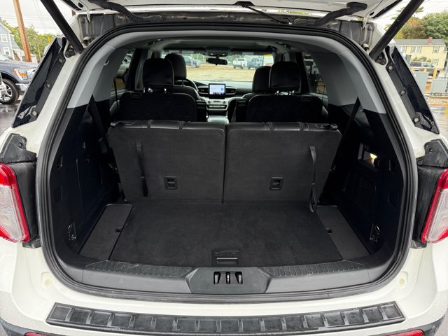 Used 2022 Ford Explorer XLT w/ Equipment Group 202A AWD/4WD image 27