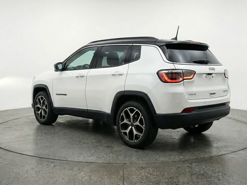 Used 2025 Jeep Compass Limited image 6
