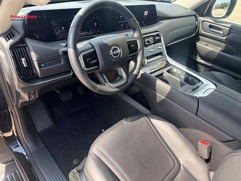 Used 2026 Nissan Armada SV RWD image 16