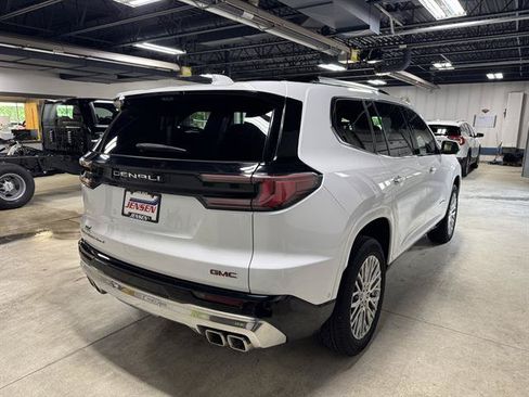 Certified 2026 GMC Acadia Denali w/ Super Cruise Package AWD/4WD image 4