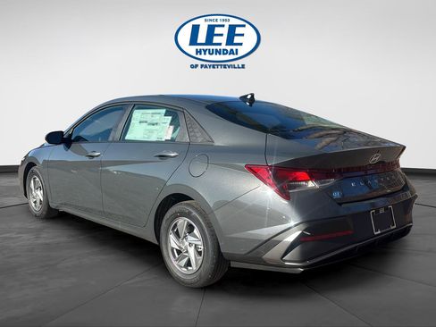 New 2026 Hyundai Elantra SE image 4