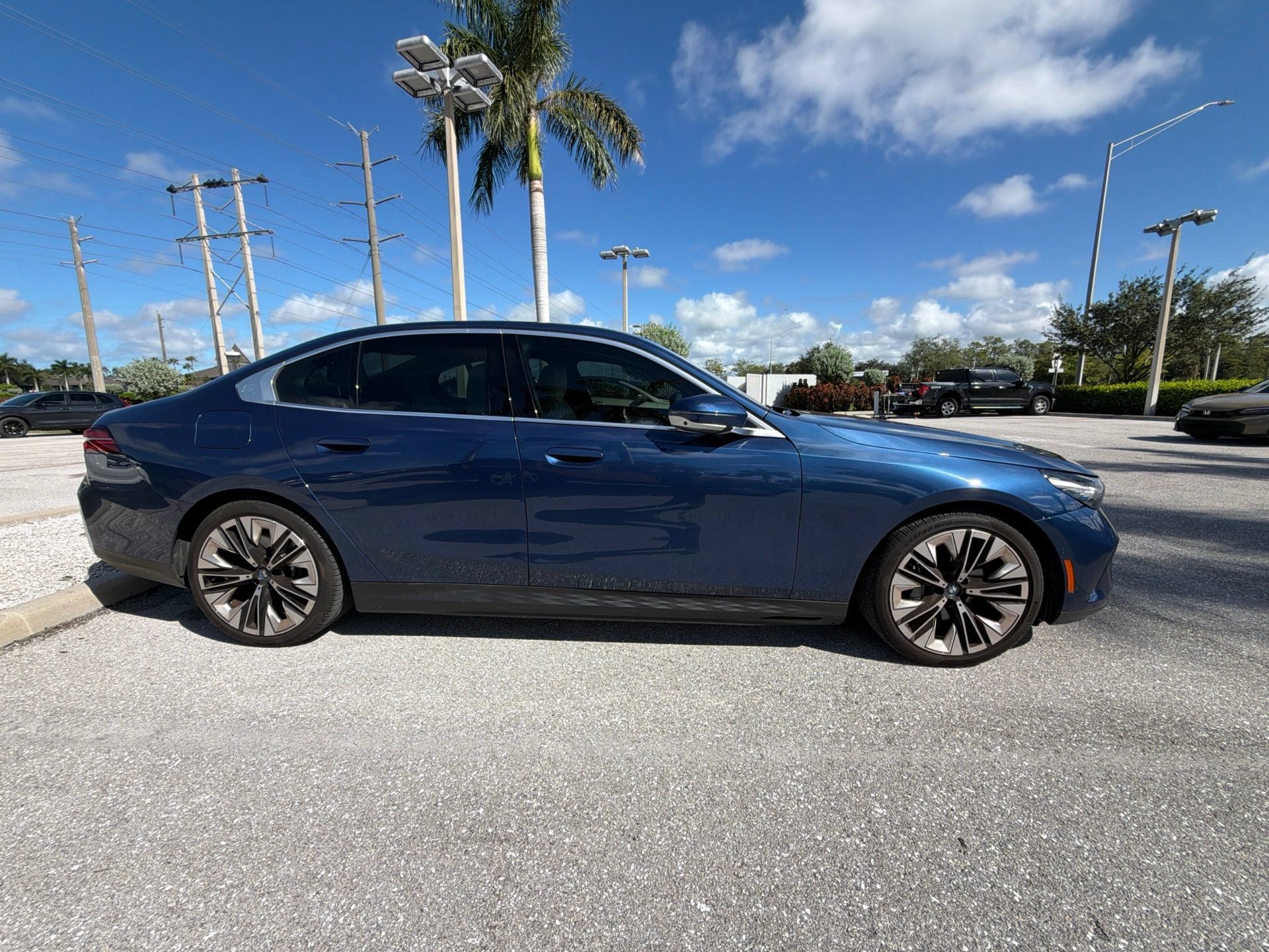 Used 2024 BMW i5 eDrive40i w/ Premium Package RWD image 7