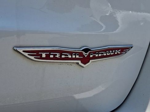 Used 2018 Jeep Grand Cherokee Trailhawk AWD/4WD image 35