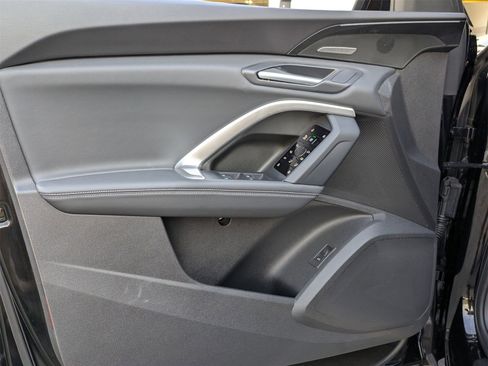 Used 2025 Audi Q5 Premium Plus w/ Premium Plus image 16