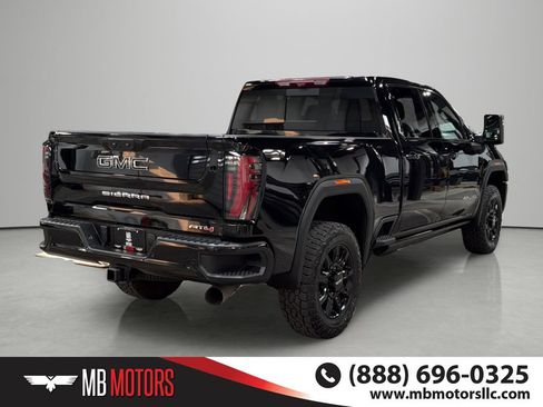 Used 2024 GMC Sierra 2500 AT4 w/ Technology Package AWD/4WD image 4