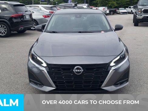Used 2025 Nissan Altima 2.5 SV FWD image 2
