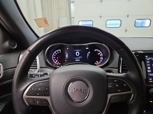 Used 2022 Jeep Grand Cherokee Laredo X AWD/4WD image 20