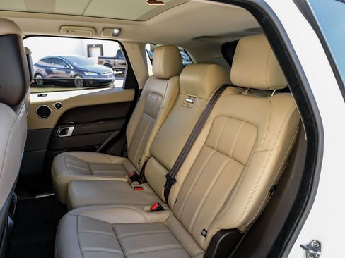 Used 2019 Land Rover Range Rover Sport HSE image 25