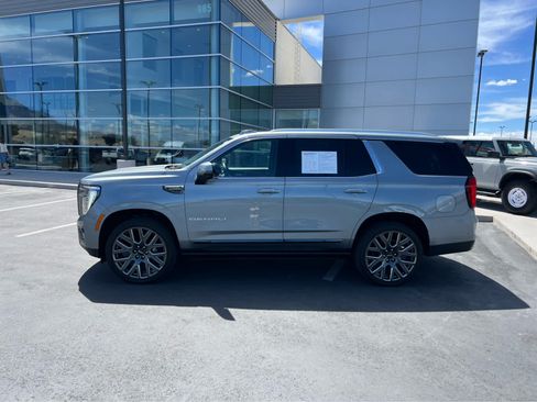 Used 2025 GMC Yukon Denali Ultimate AWD/4WD image 12