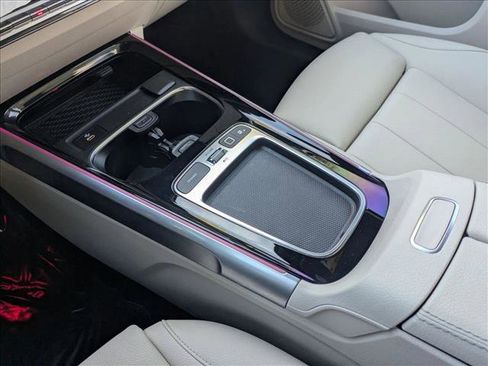 Certified 2025 Mercedes-Benz GLB 250 image 12