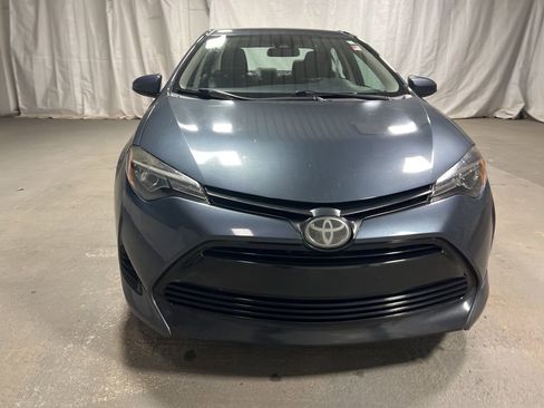 Used 2019 Toyota Corolla LE image 2
